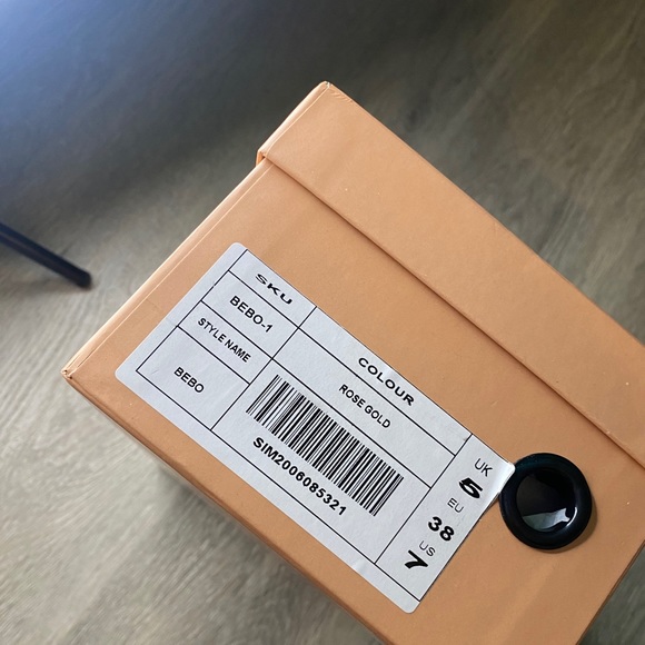 Heels - Picture 3 of 3